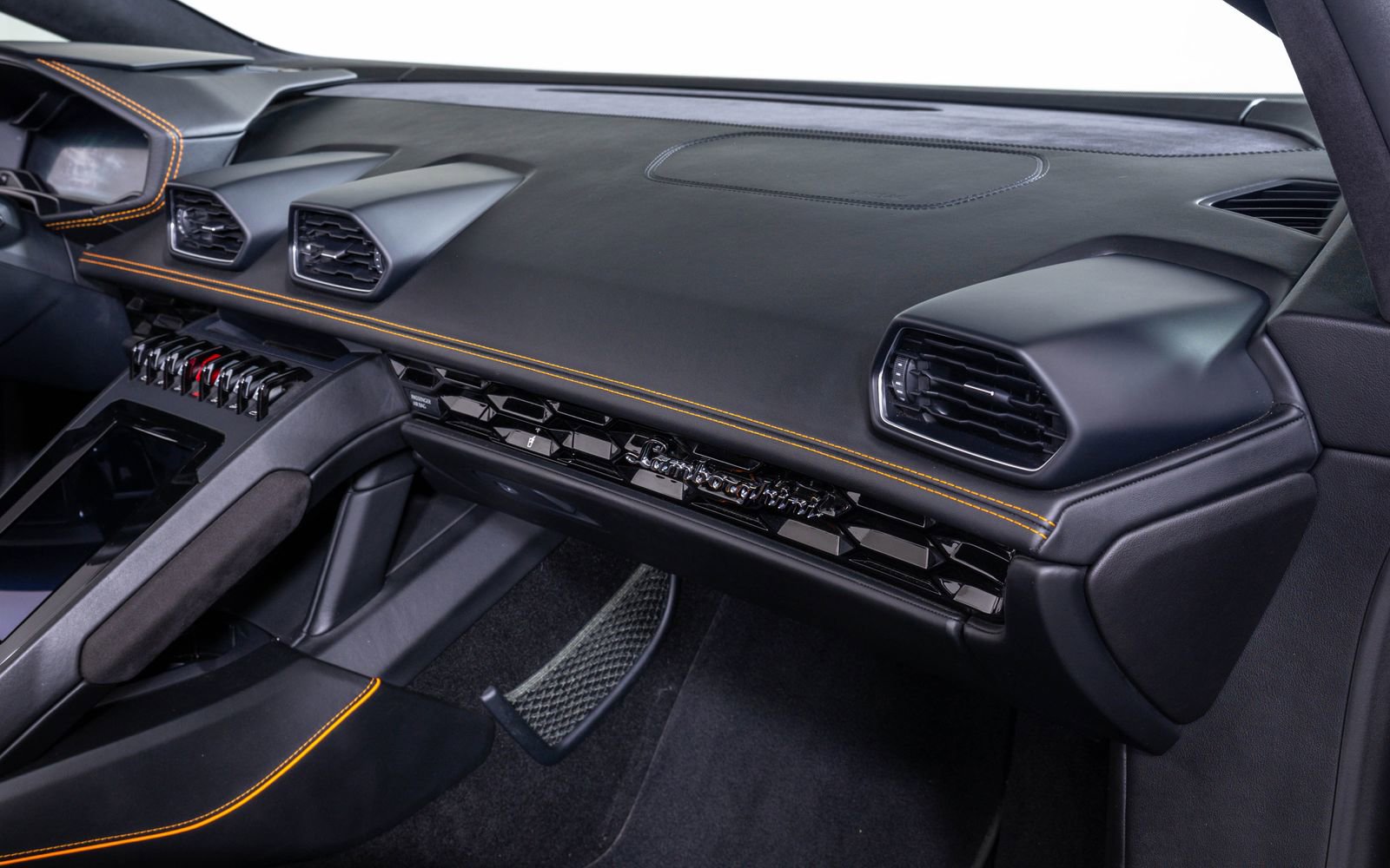 Used 2021 Lamborghini Huracan EVO image 20