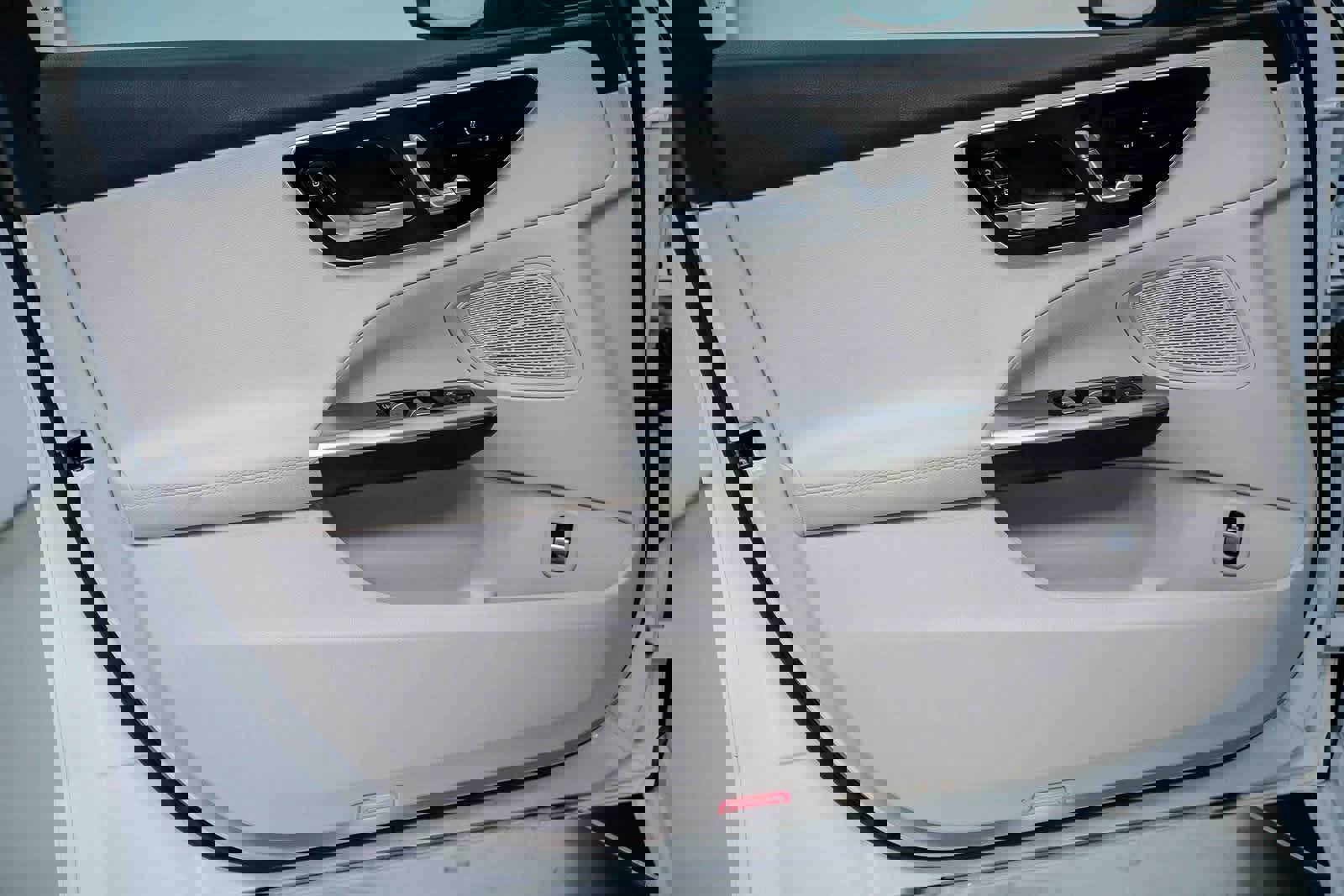 Used 2025 Mercedes-Benz C 300 Sedan image 19