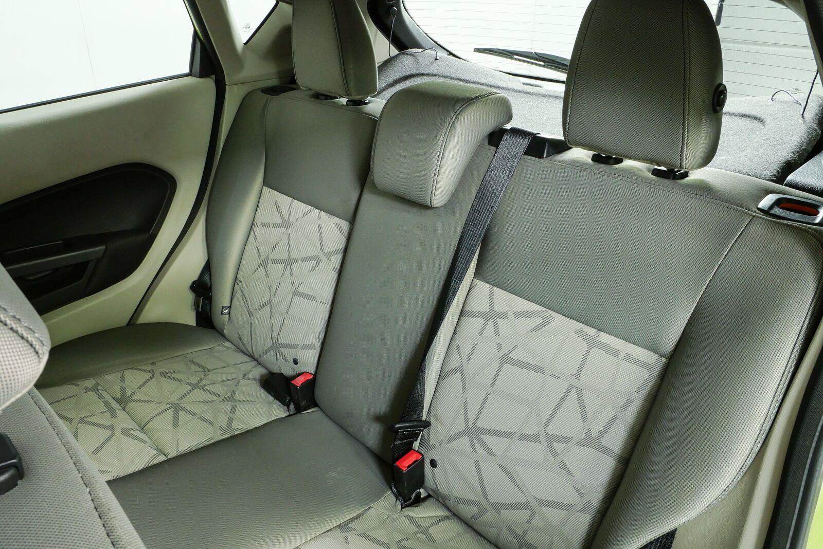 Used 2013 Ford Fiesta SE FWD image 16
