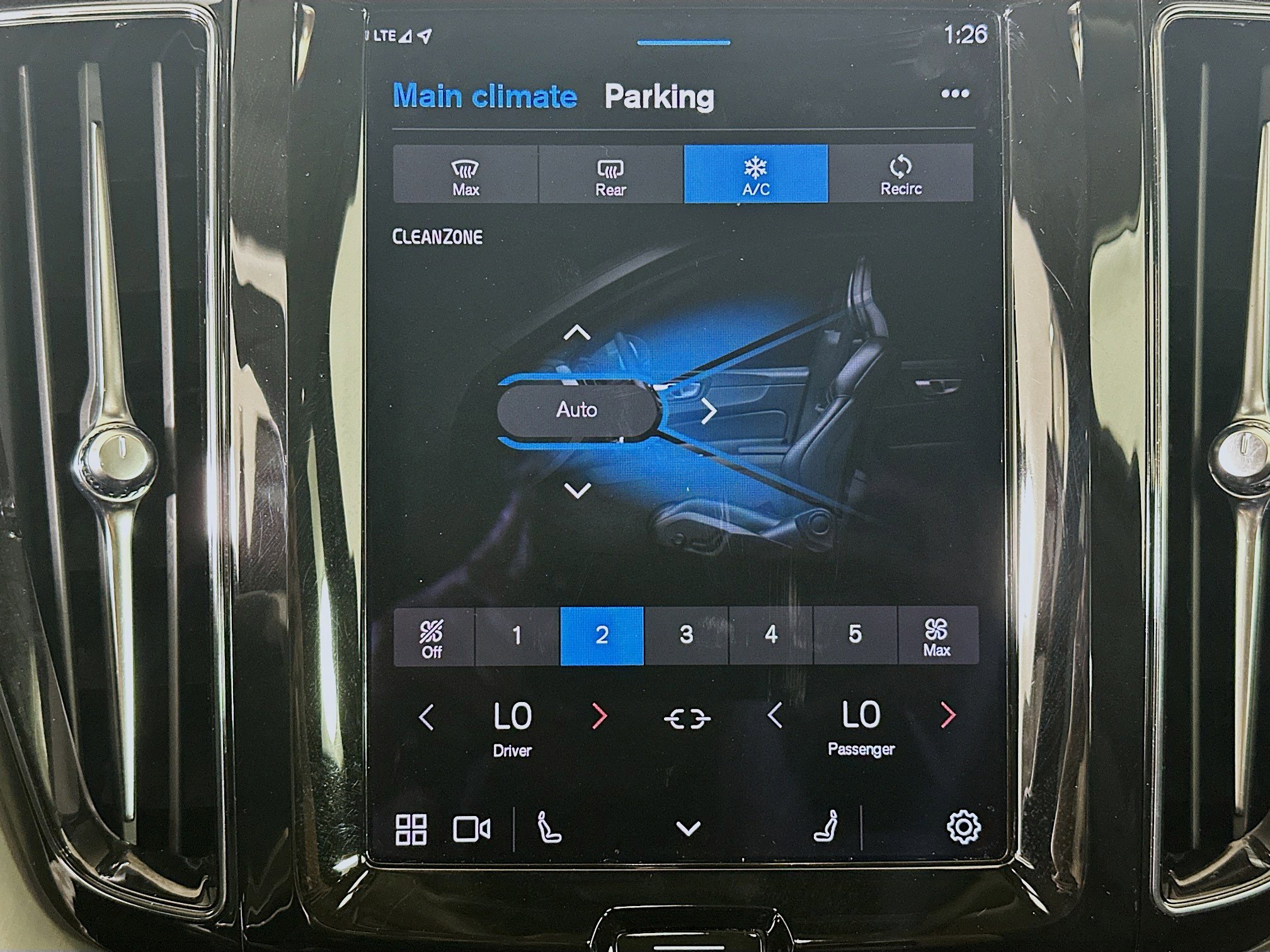 Used 2023 Volvo XC60 T8 Core image 24