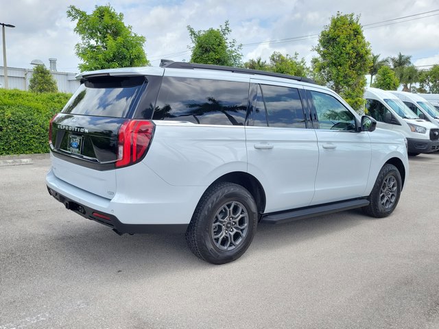Certified 2025 Ford Expedition Active AWD/4WD image 7