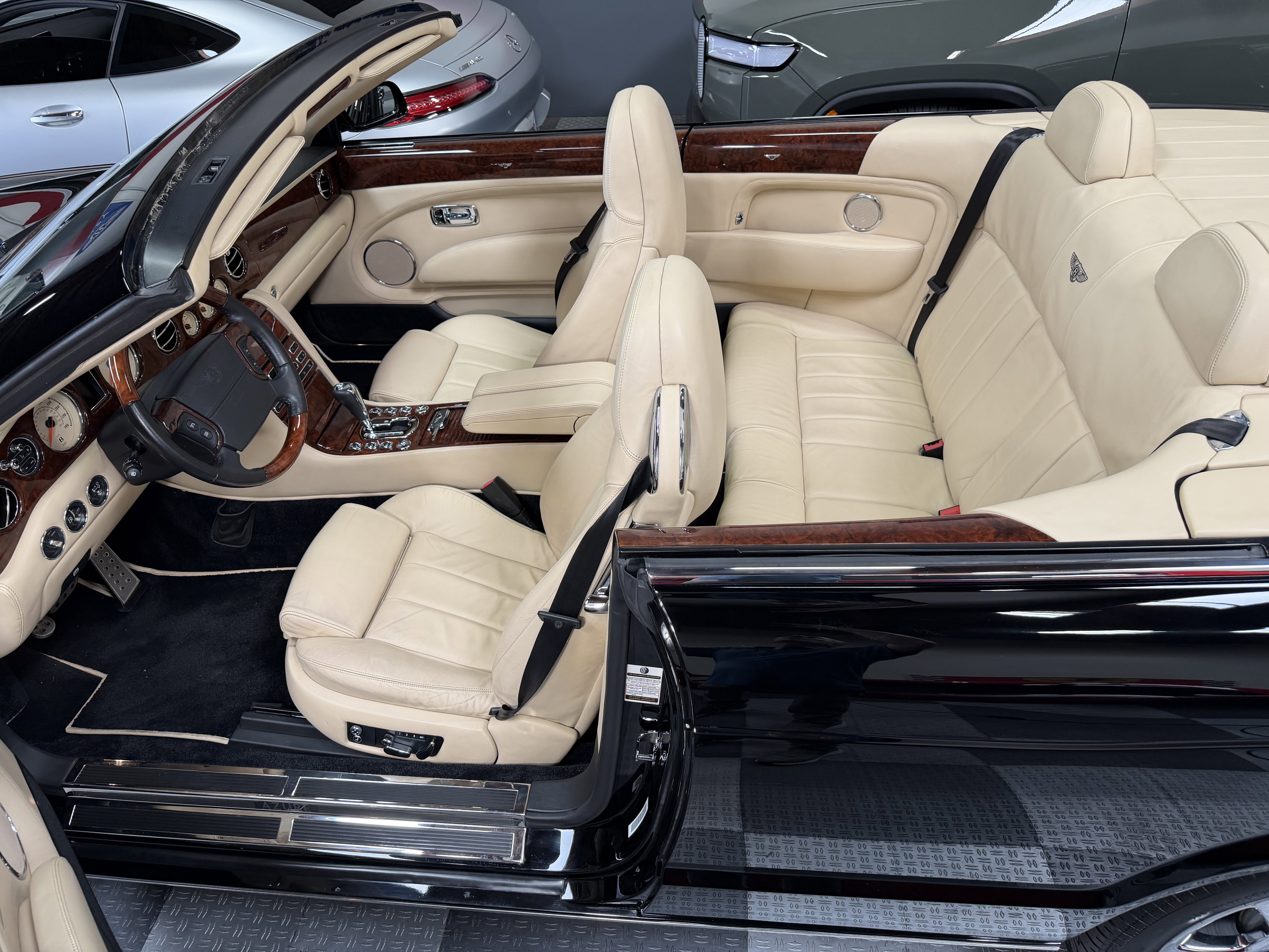 Used 2007 Bentley Azure image 41