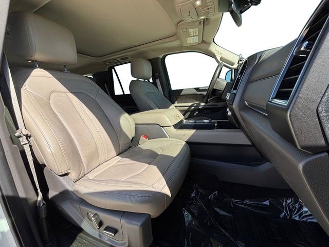 Used 2020 Ford Expedition Limited w/ Equipment Group 302A image 19