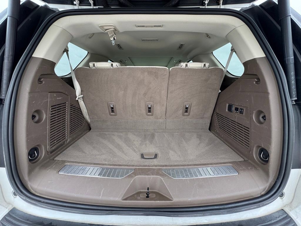 Used 2021 GMC Yukon Denali w/ Denali Premium Package image 14