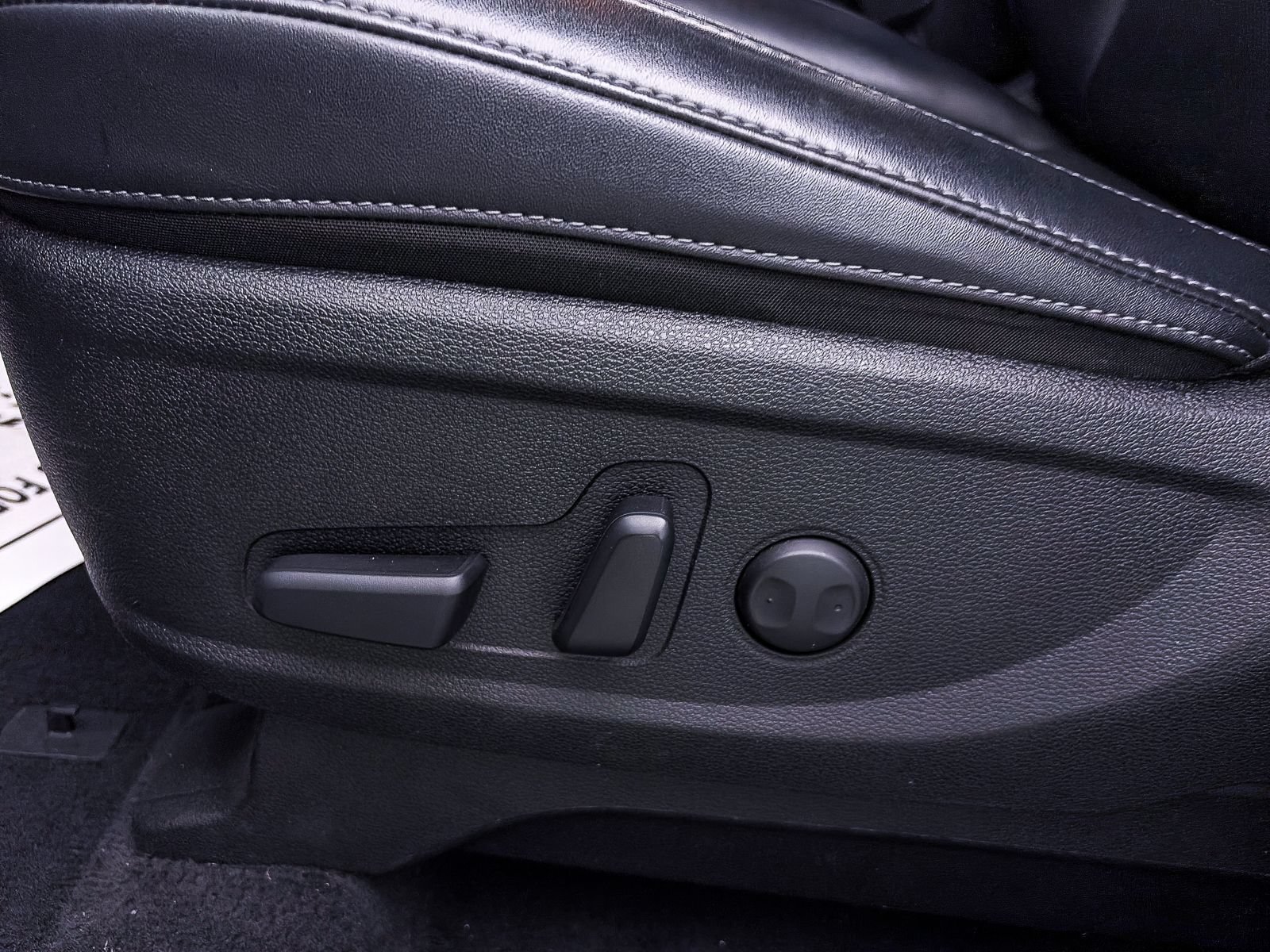 Used 2024 Kia Telluride S FWD image 19
