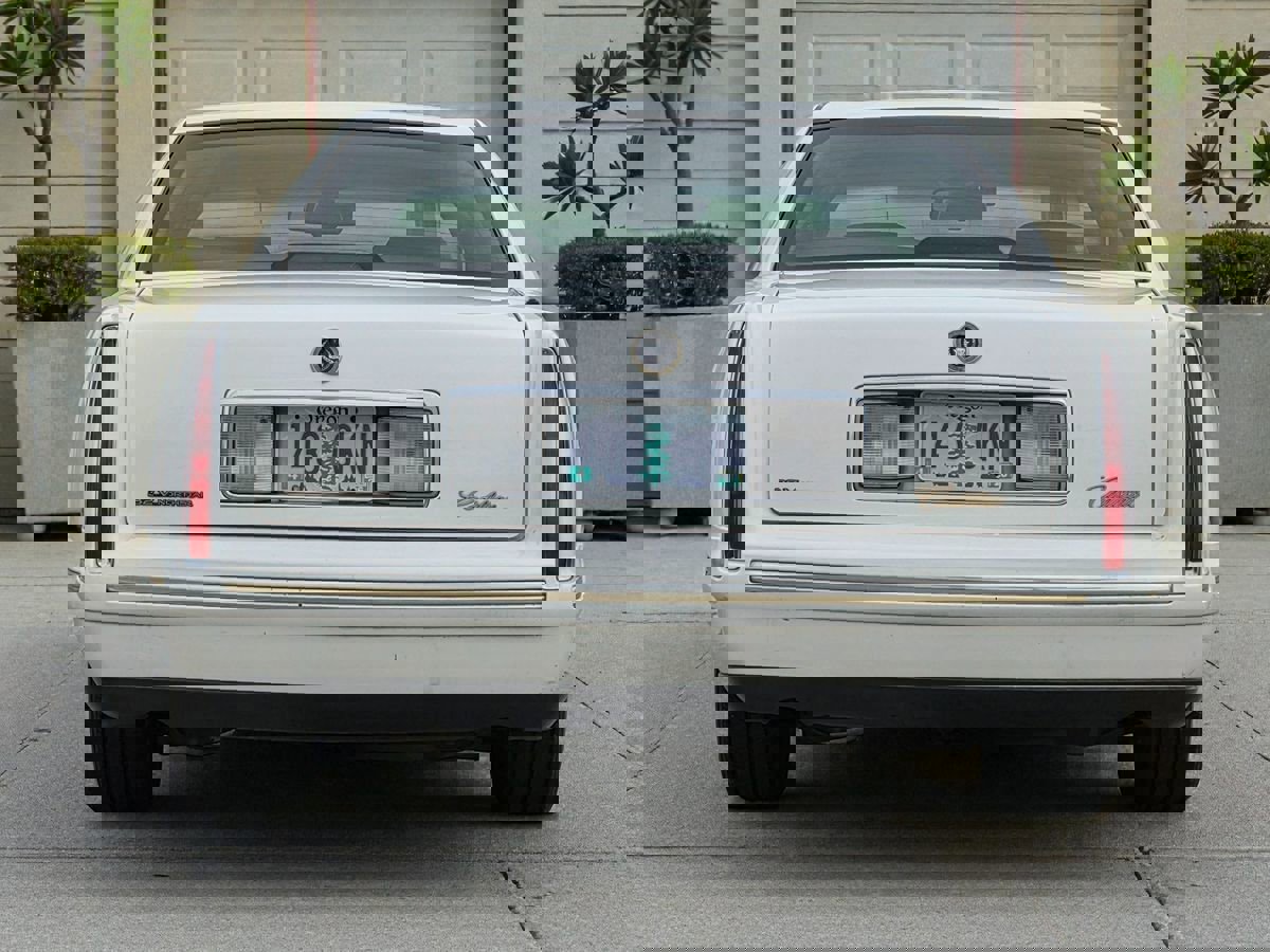 Used 1997 Cadillac De Ville D'Elegance w/ Safety/Security Pkg image 6