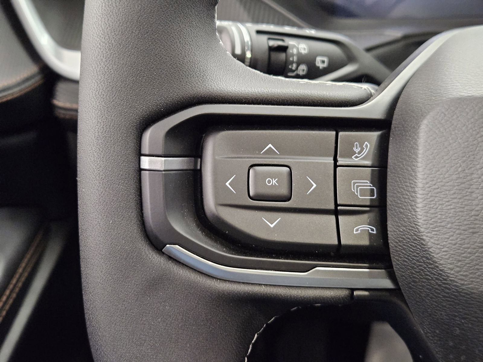 New 2026 Jeep Cherokee Overland image 19