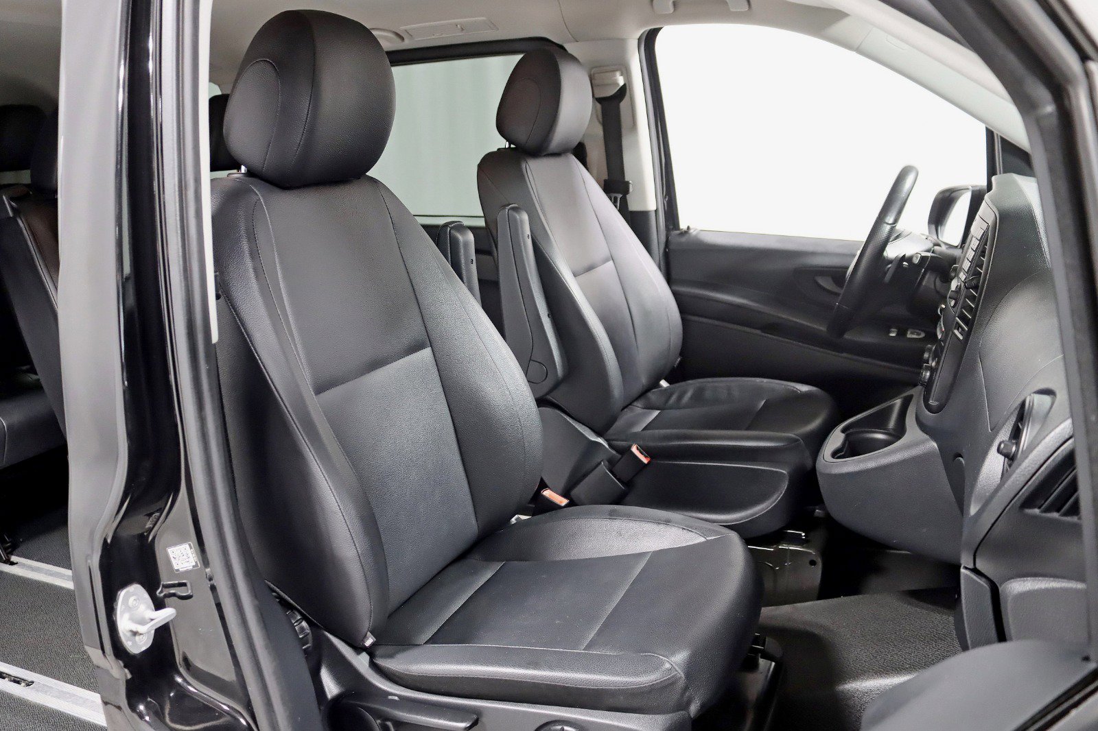 Used 2020 Mercedes-Benz Metris Passenger w/ Premium Safety Package image 23