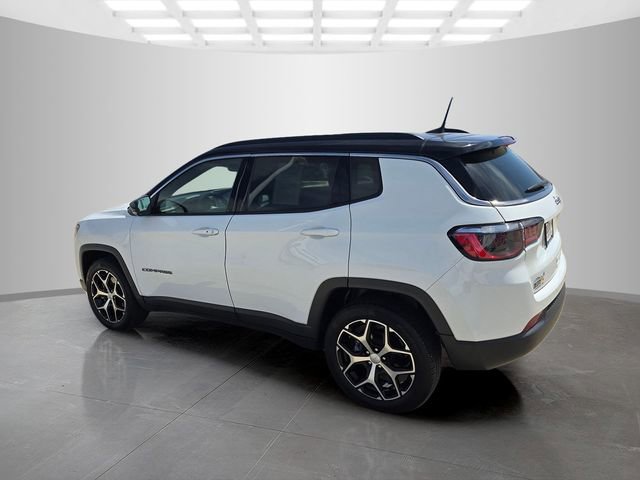 Used 2024 Jeep Compass Limited AWD/4WD image 7