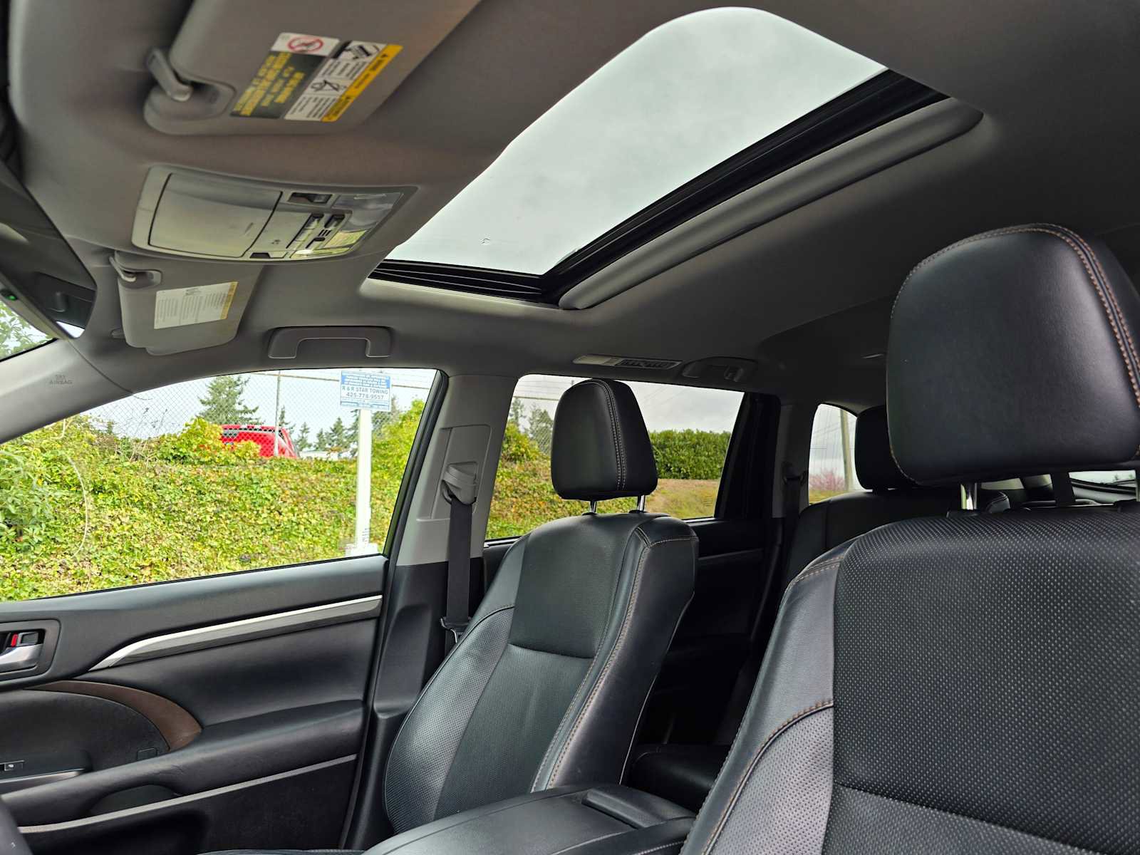 Used 2017 Toyota Highlander Limited image 21