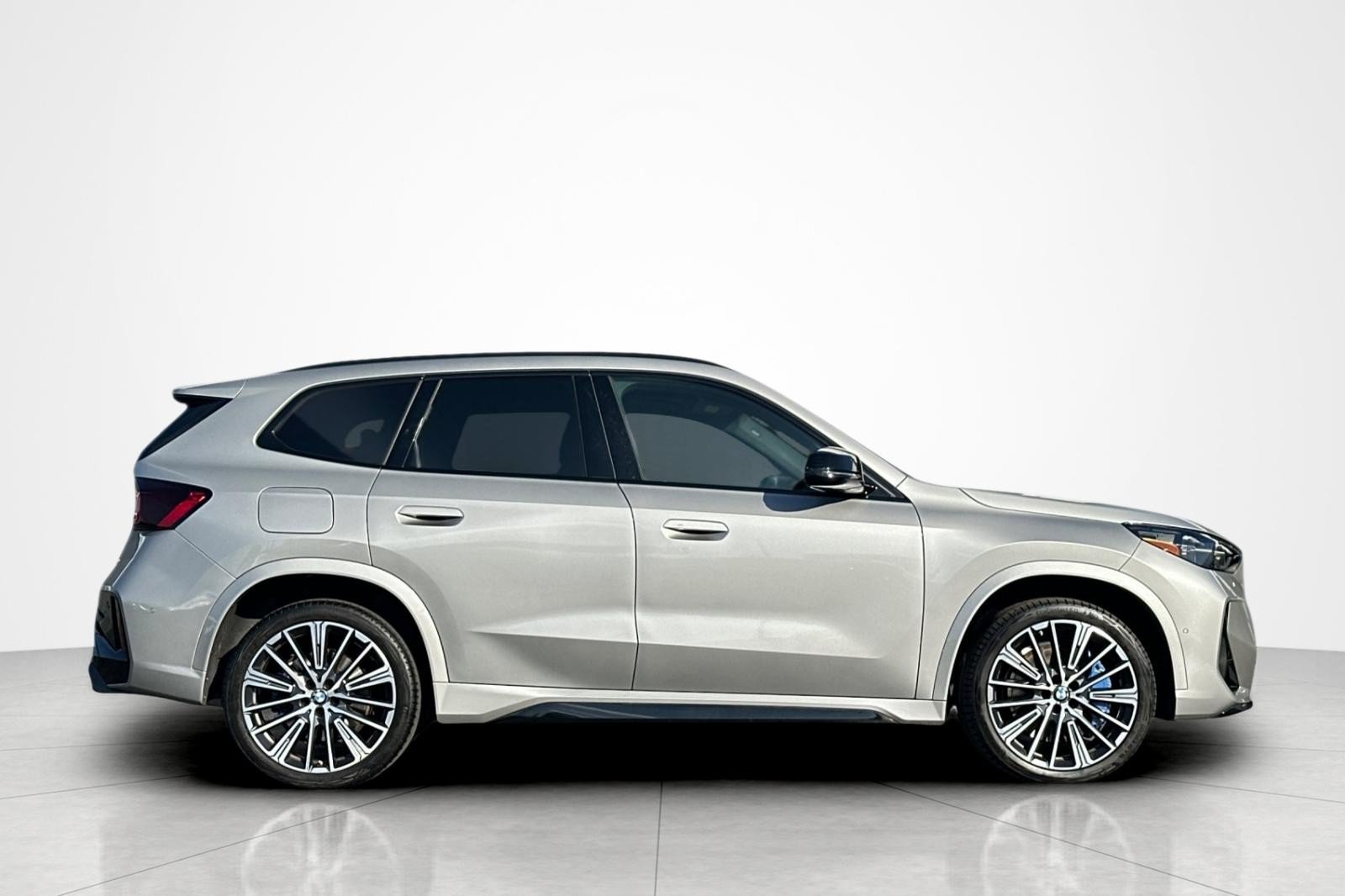Used 2024 BMW X1 M35i w/ Shadowloine Package AWD/4WD image 6