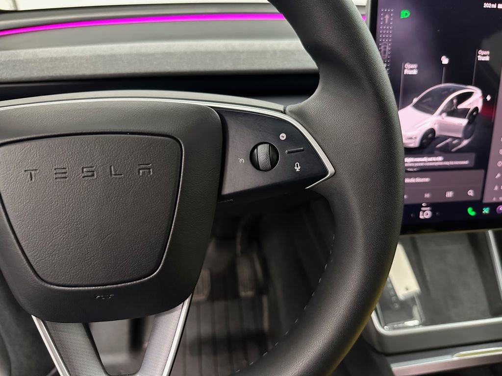 Used 2026 Tesla Model Y Long Range AWD/4WD image 16