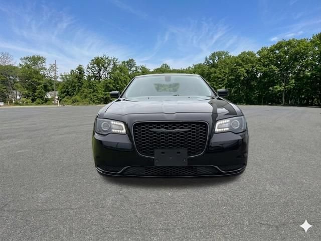 Used 2023 Chrysler 300 Touring w/ Sport Appearance Package AWD/4WD image 3