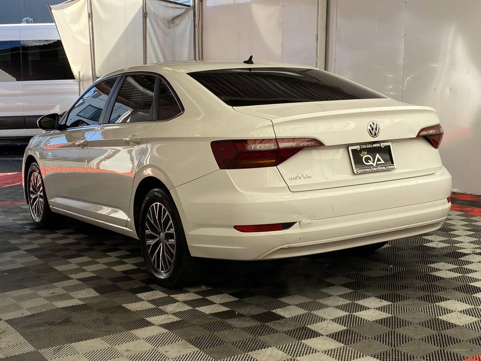 Used 2019 Volkswagen Jetta SE image 4