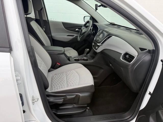 Used 2021 Chevrolet Equinox LS w/ LS Convenience Package FWD image 16