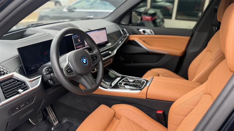 Used 2025 BMW X5 xDrive50e w/ M Sport Package image 10