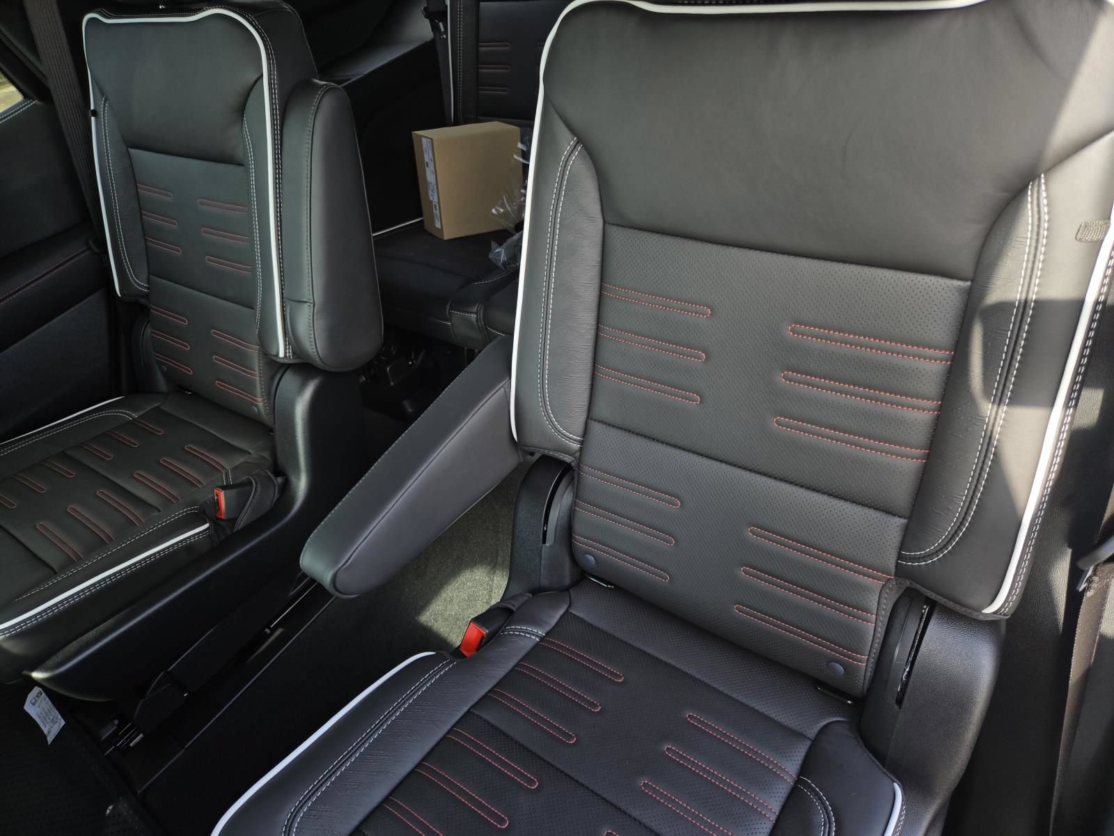 New 2026 GMC Yukon AT4 Ultimate AWD/4WD image 5