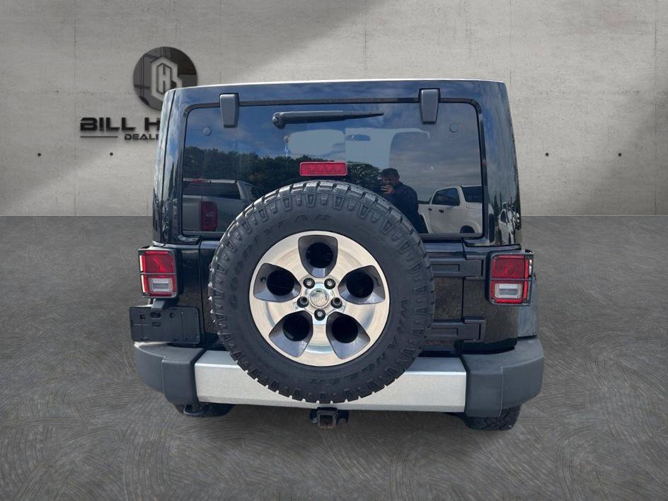 Used 2012 Jeep Wrangler Unlimited Sahara w/ Dual Top Group AWD/4WD image 4