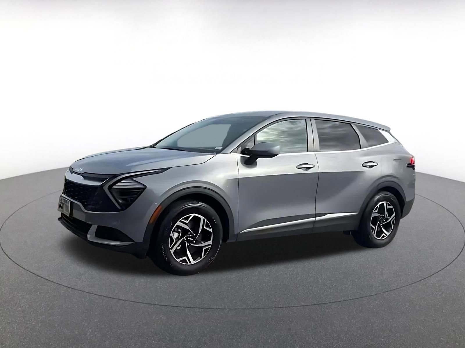 Used 2025 Kia Sportage LX image 8