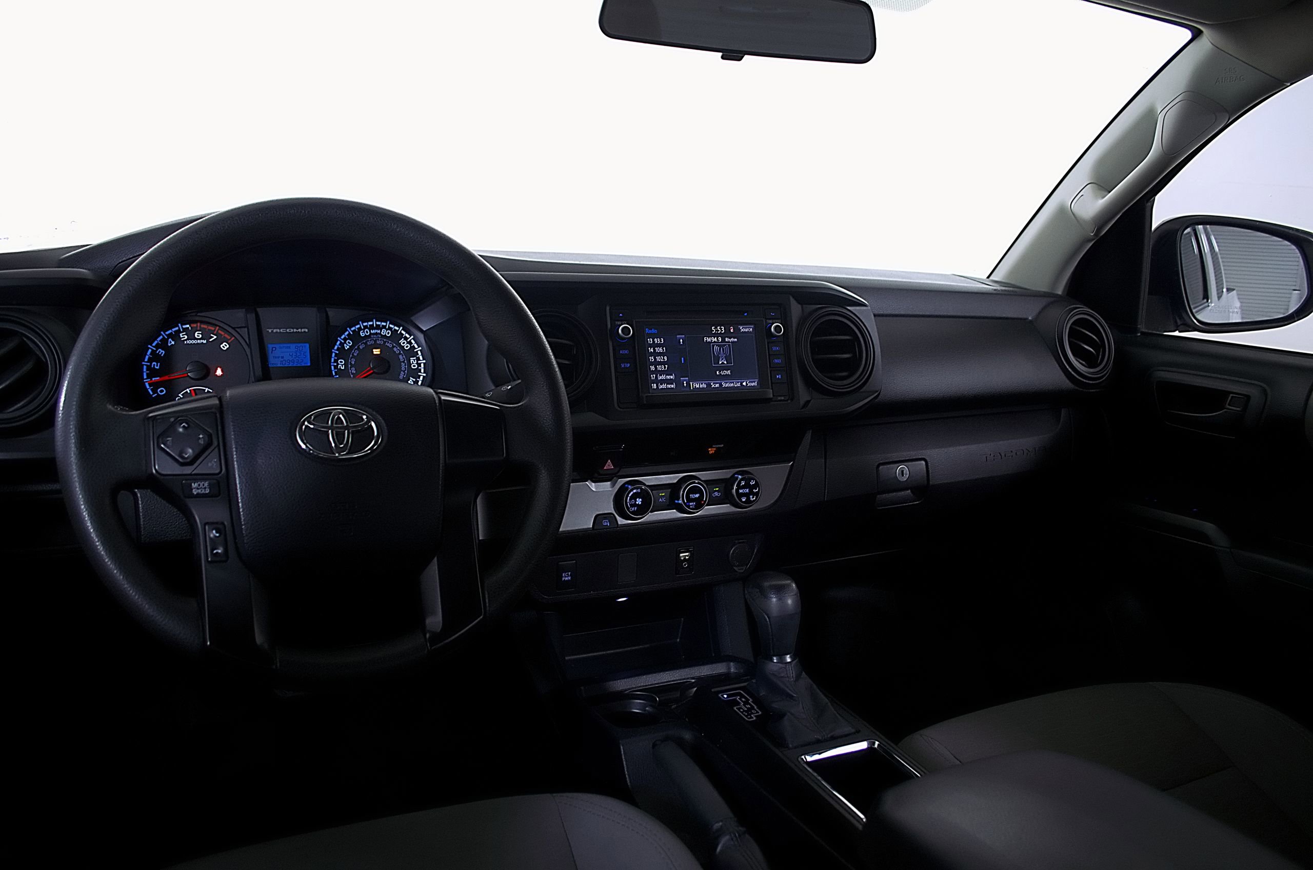 Used 2017 Toyota Tacoma SR RWD image 16