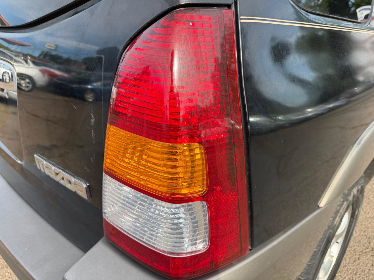 Used 2003 MAZDA Tribute ES FWD image 15