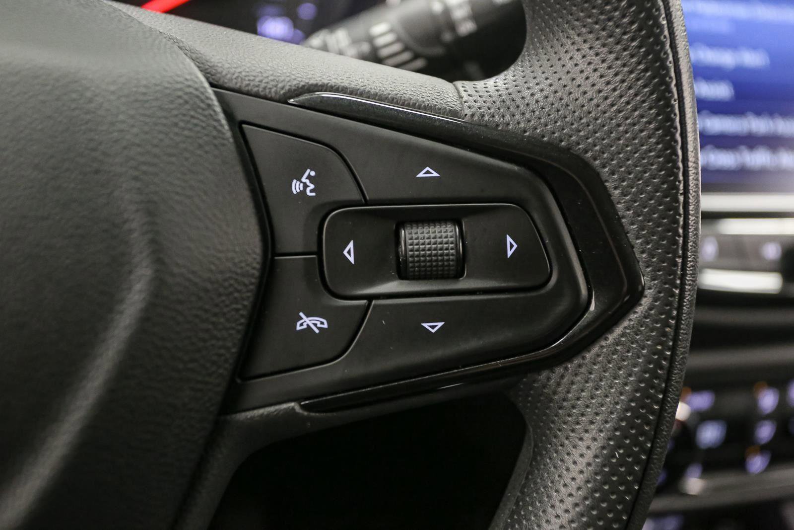 Used 2021 Chevrolet TrailBlazer LT w/ Convenience Package image 37