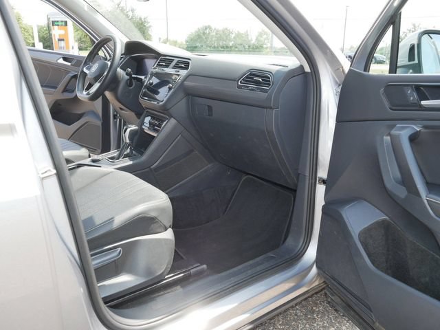 Certified 2023 Volkswagen Tiguan SE w/ Panoramic Sunroof Package AWD/4WD image 20