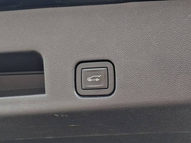 Certified 2025 Chevrolet Traverse RS AWD/4WD image 32