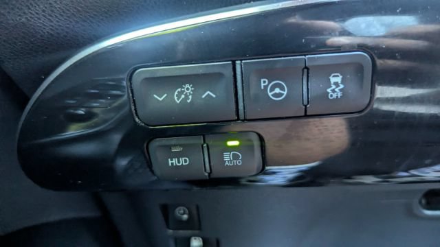 Used 2018 Toyota Prius Prime Advanced FWD image 33