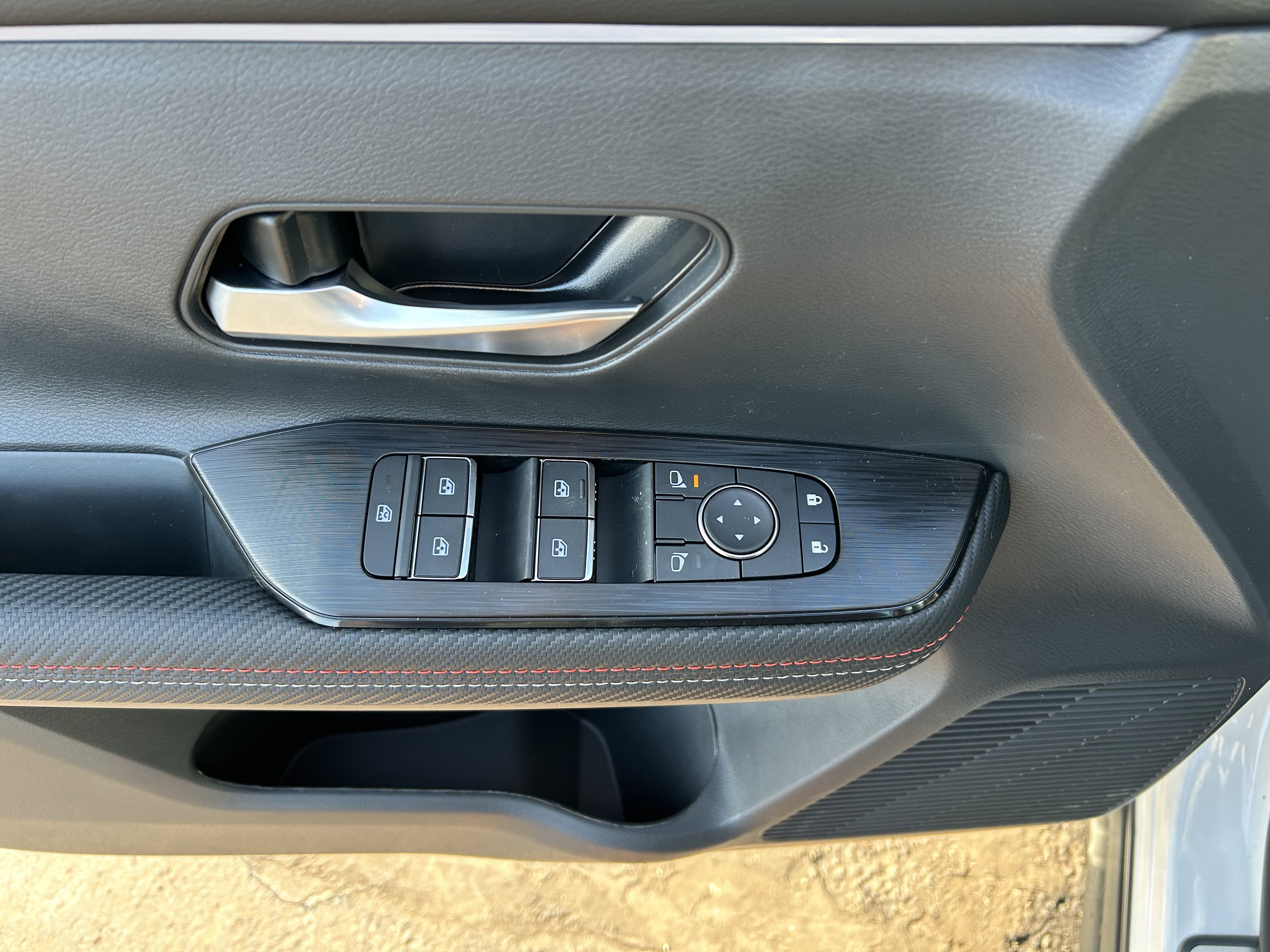 New 2026 Nissan Kicks SR w/ SR Premium Package AWD/4WD image 12