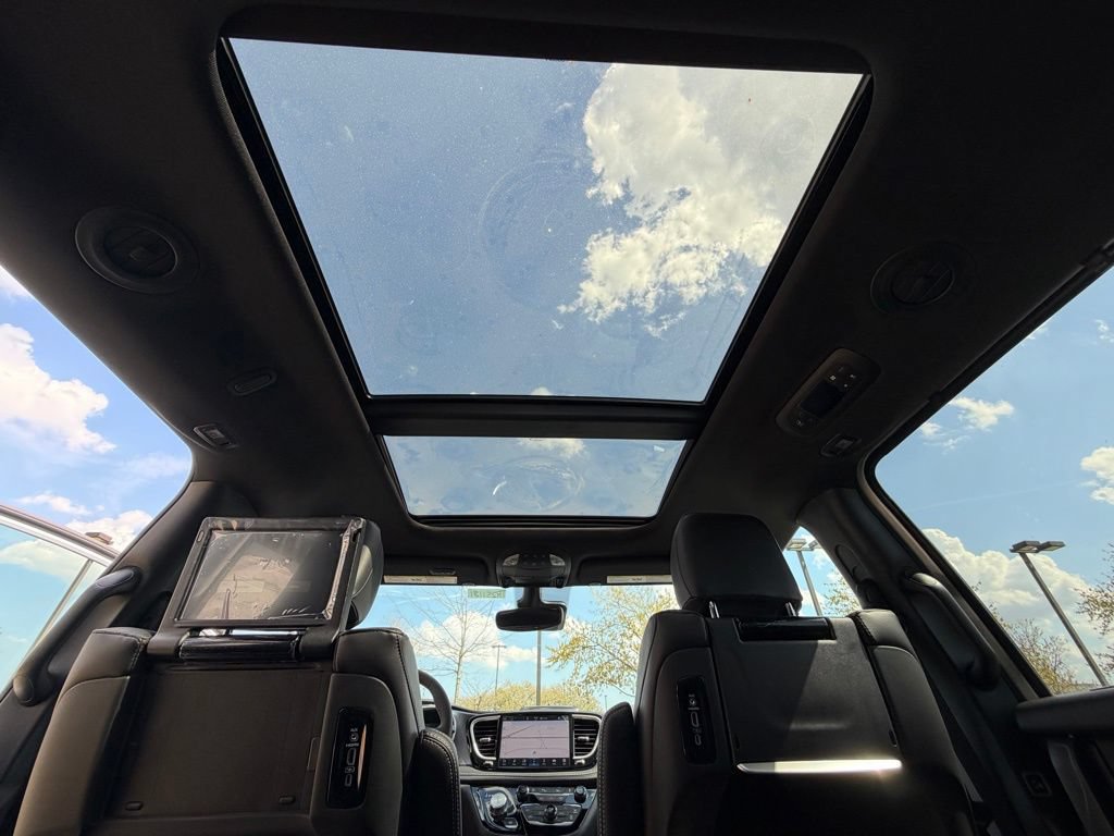 New 2026 Chrysler Pacifica Select FWD image 32