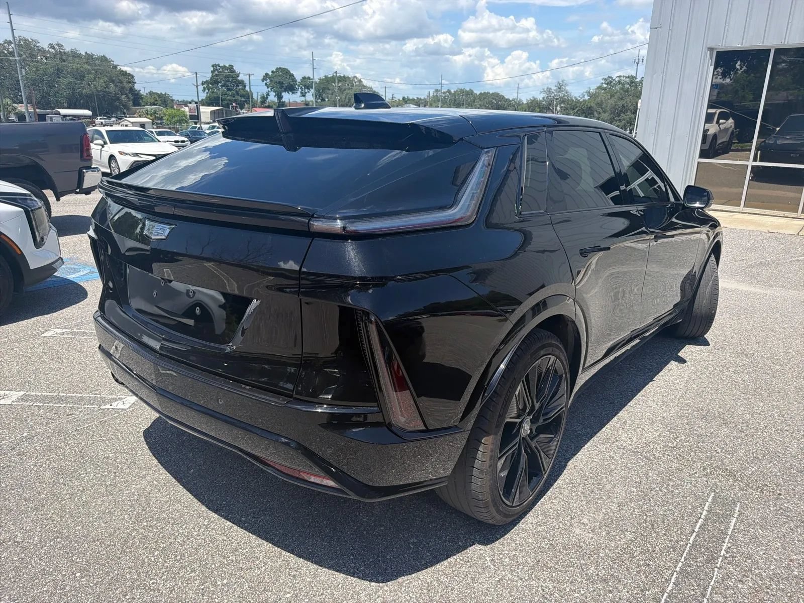 Used 2024 Cadillac Lyriq Tech RWD image 7