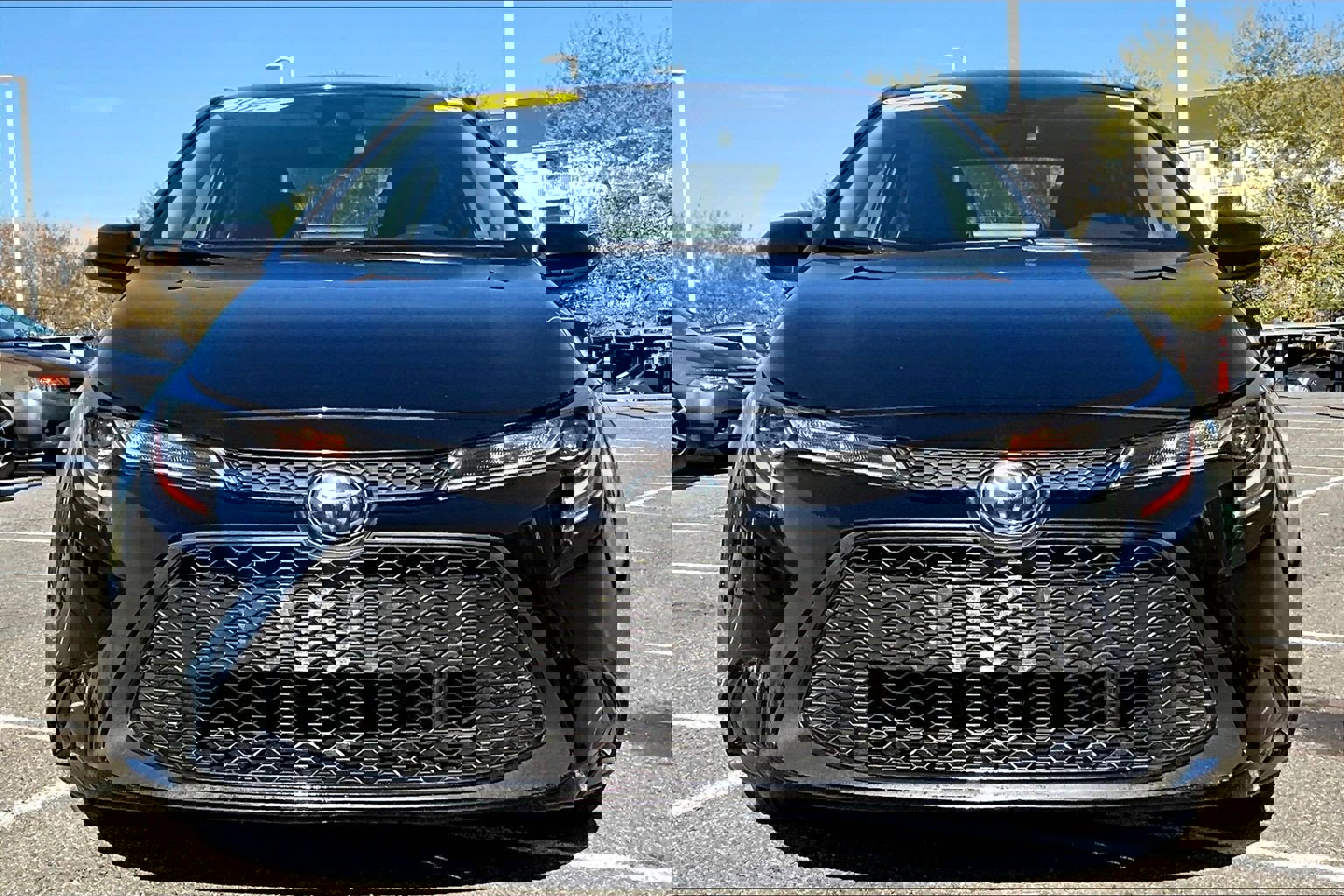 Used 2022 Toyota Corolla LE image 3