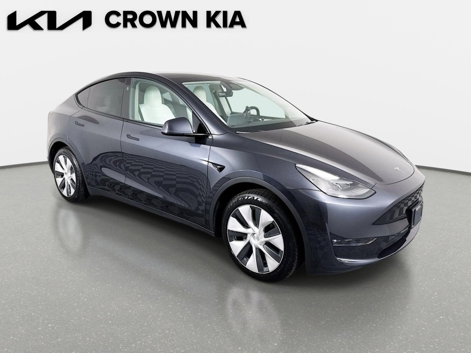 Used 2024 Tesla Model Y Long Range AWD/4WD image 4