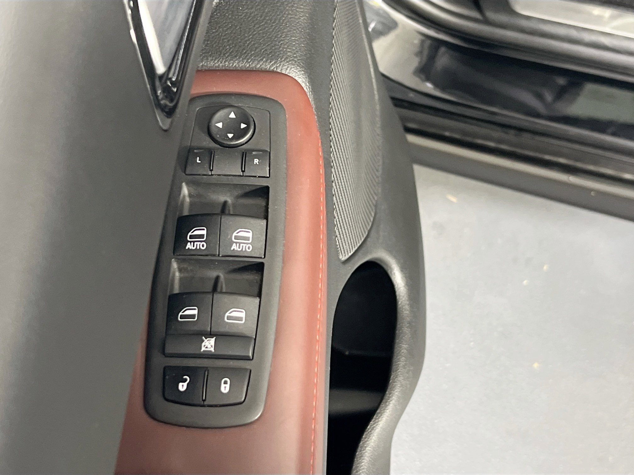 Used 2024 Dodge Durango Citadel w/ Tow 'N Go Package image 18