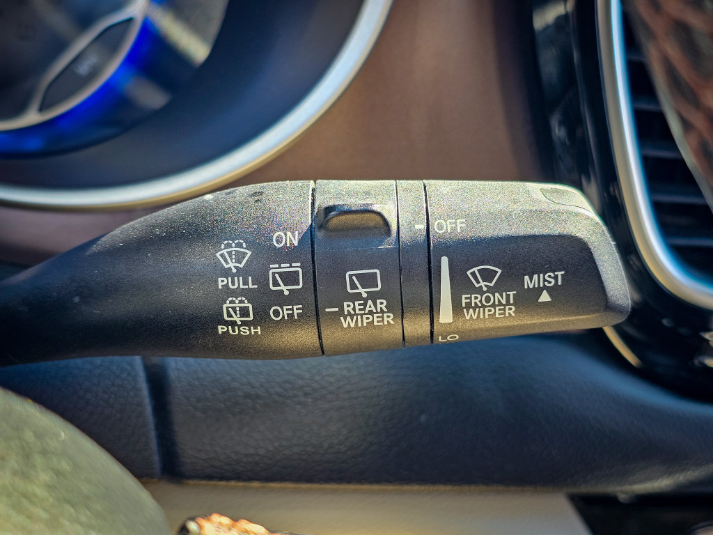 Used 2019 Chrysler Pacifica Touring-L FWD image 16