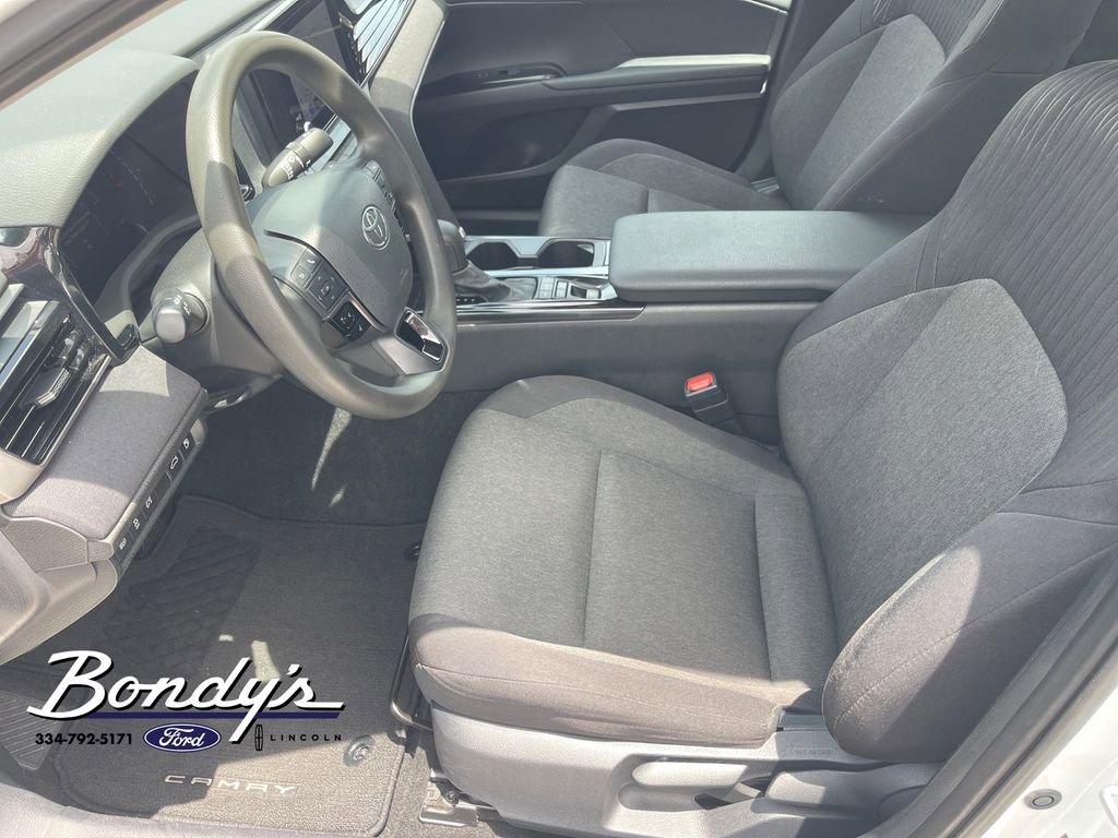 Used 2025 Toyota Camry LE FWD image 10