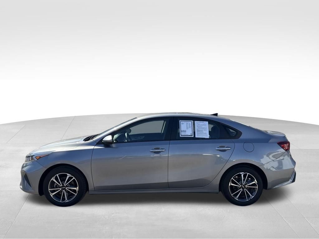 Certified 2022 Kia Forte LXS image 6