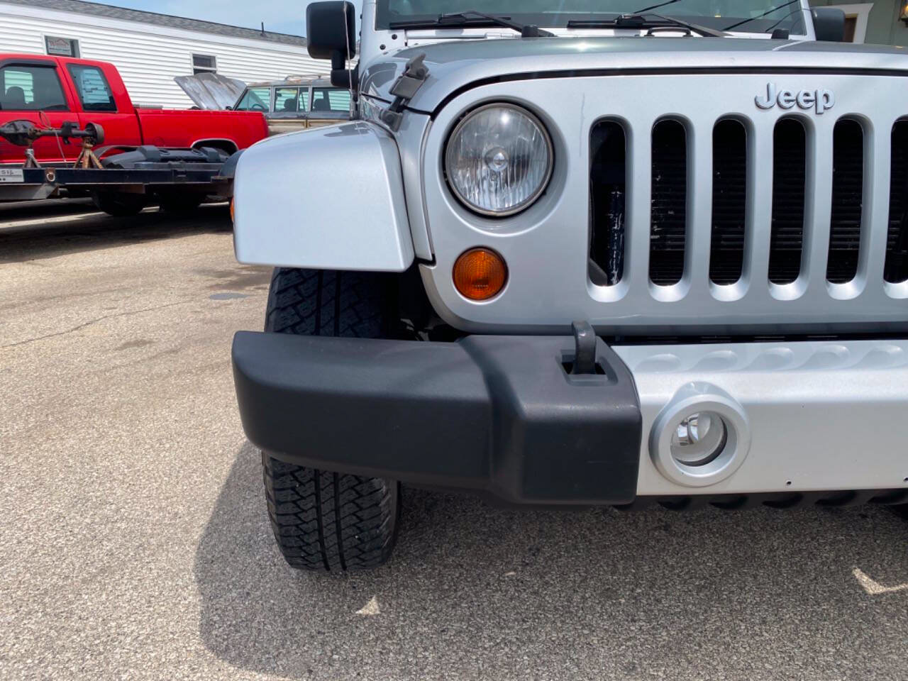 Used 2012 Jeep Wrangler Unlimited Sahara w/ Dual Top Group AWD/4WD image 50