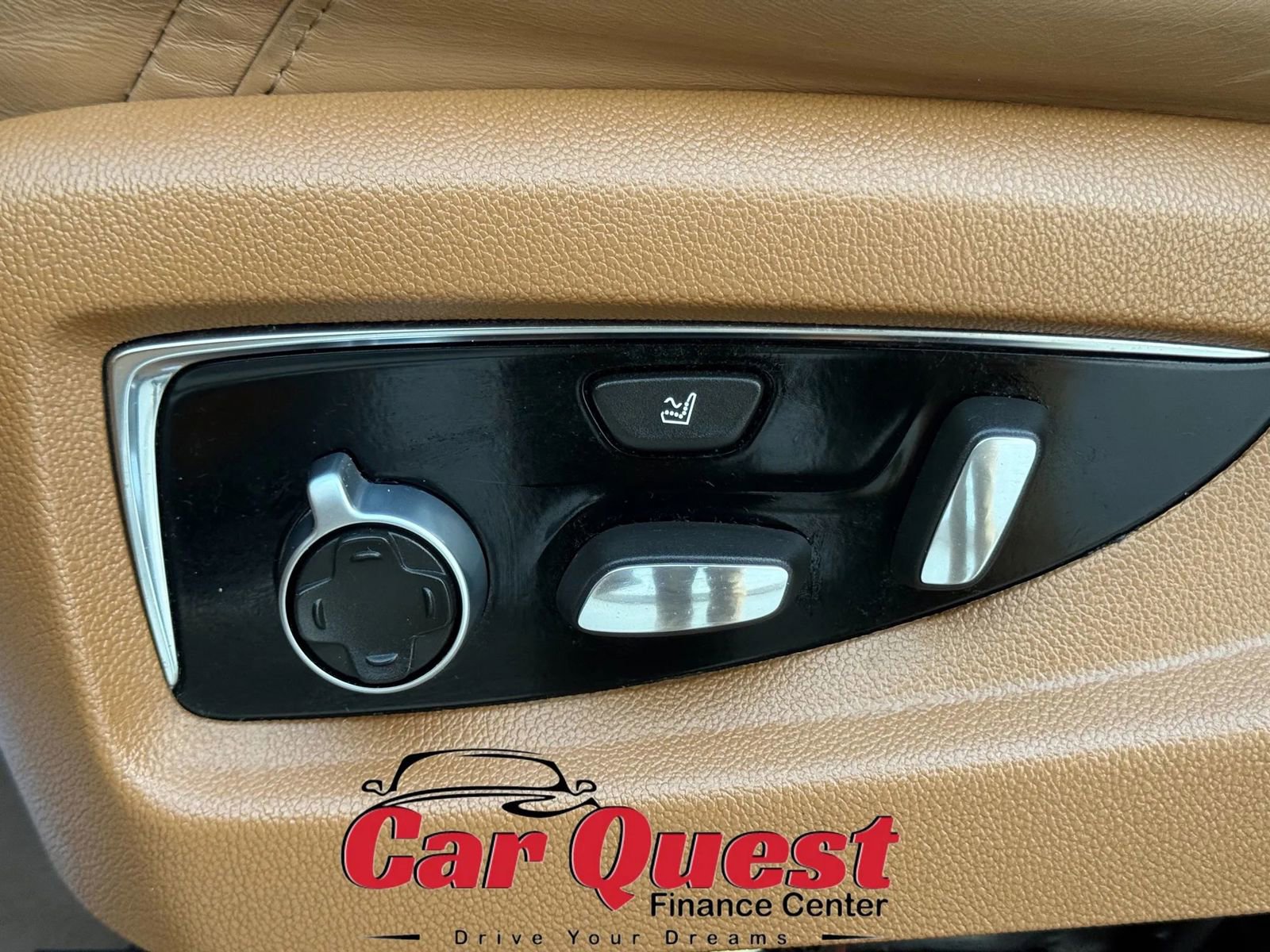 Used 2015 Cadillac Escalade ESV Platinum AWD/4WD image 36