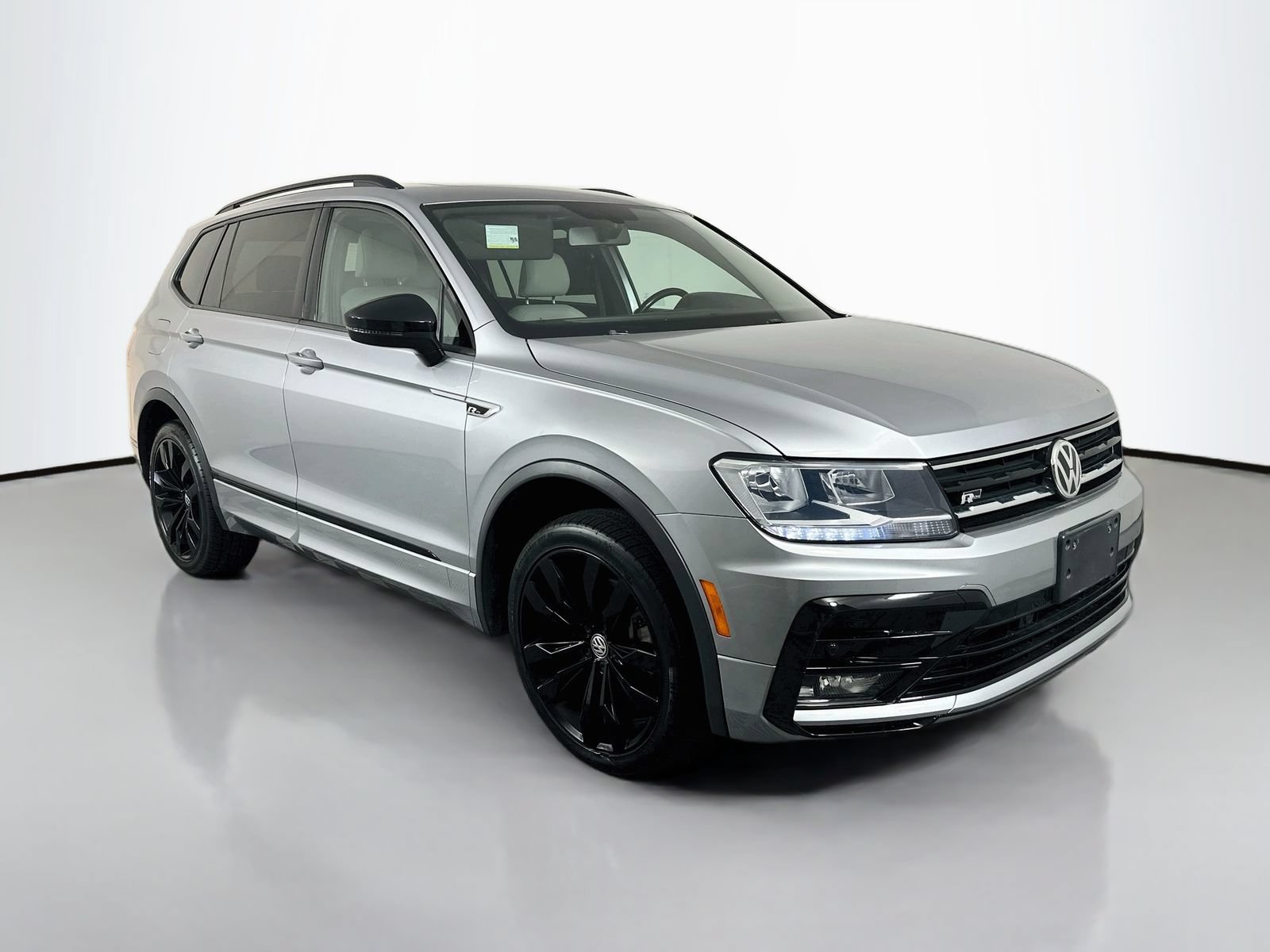 Used 2021 Volkswagen Tiguan SE R-Line AWD/4WD image 1