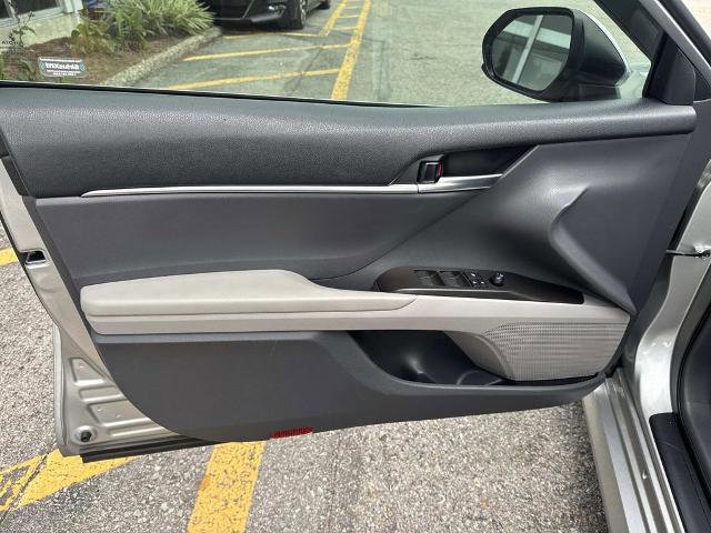 Used 2022 Toyota Camry LE FWD image 19