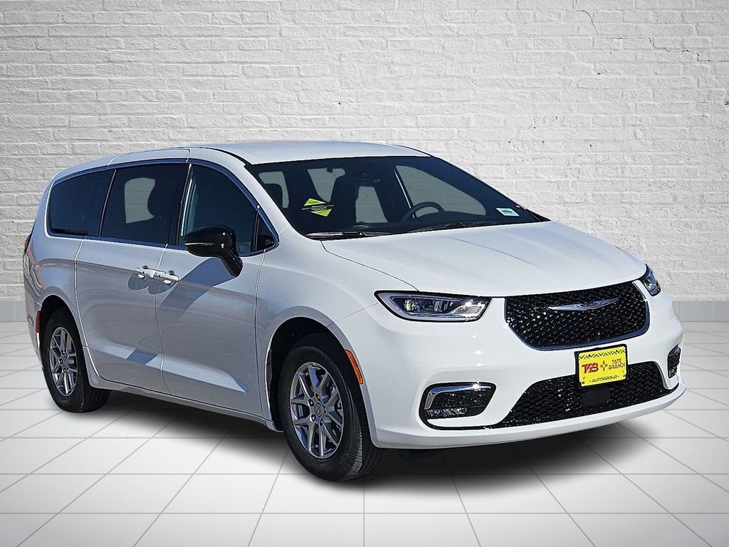 New 2026 Chrysler Pacifica Select image 6