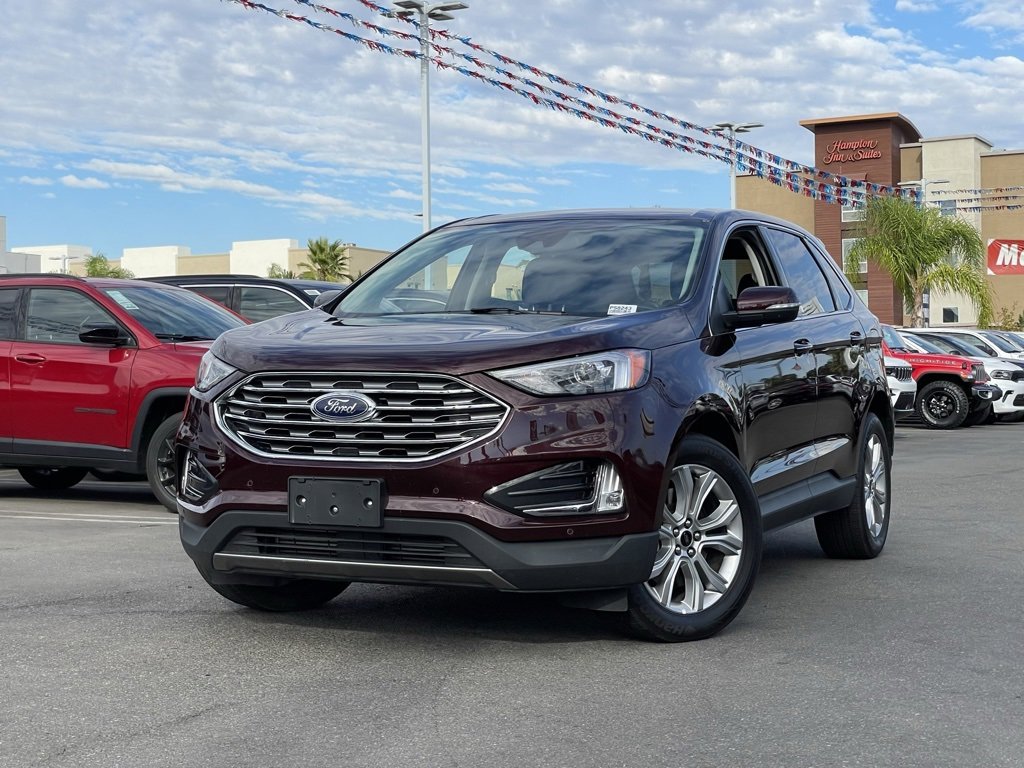 Used 2024 Ford Edge Titanium image 2