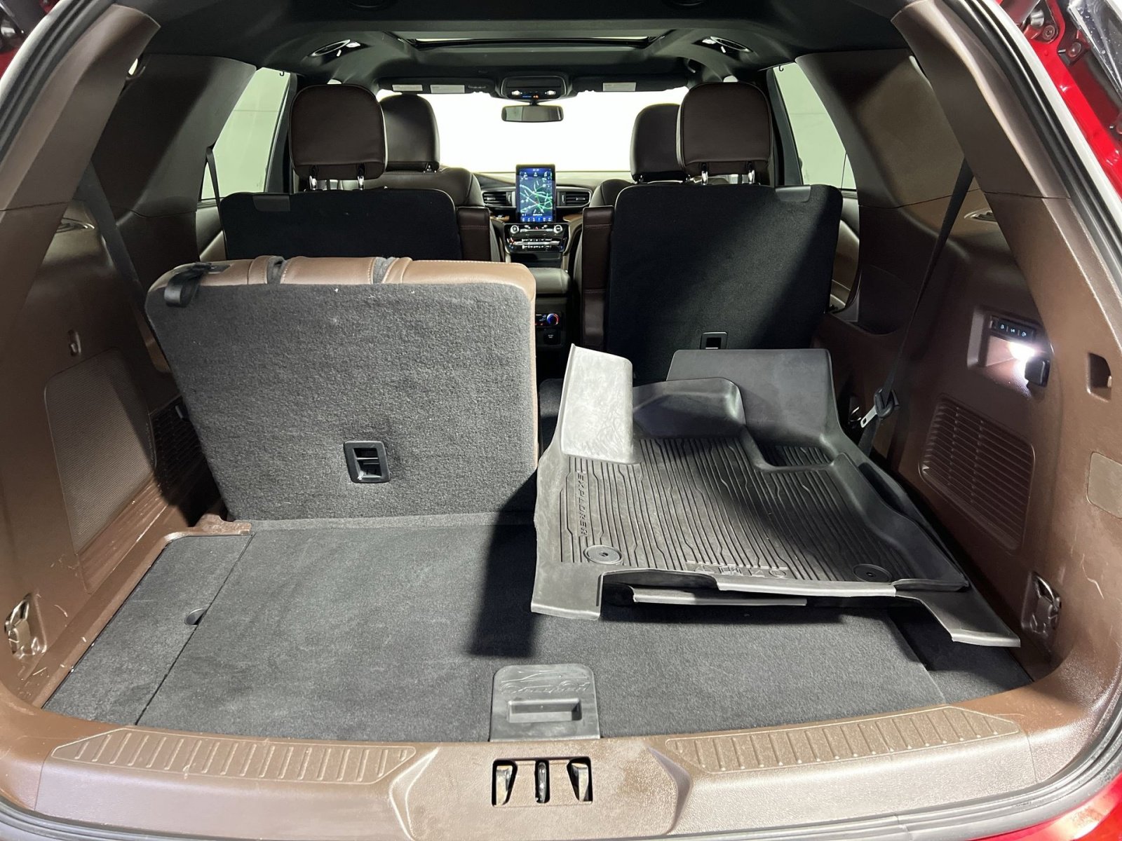 Used 2021 Ford Explorer King Ranch w/ Premium Technology Package image 27