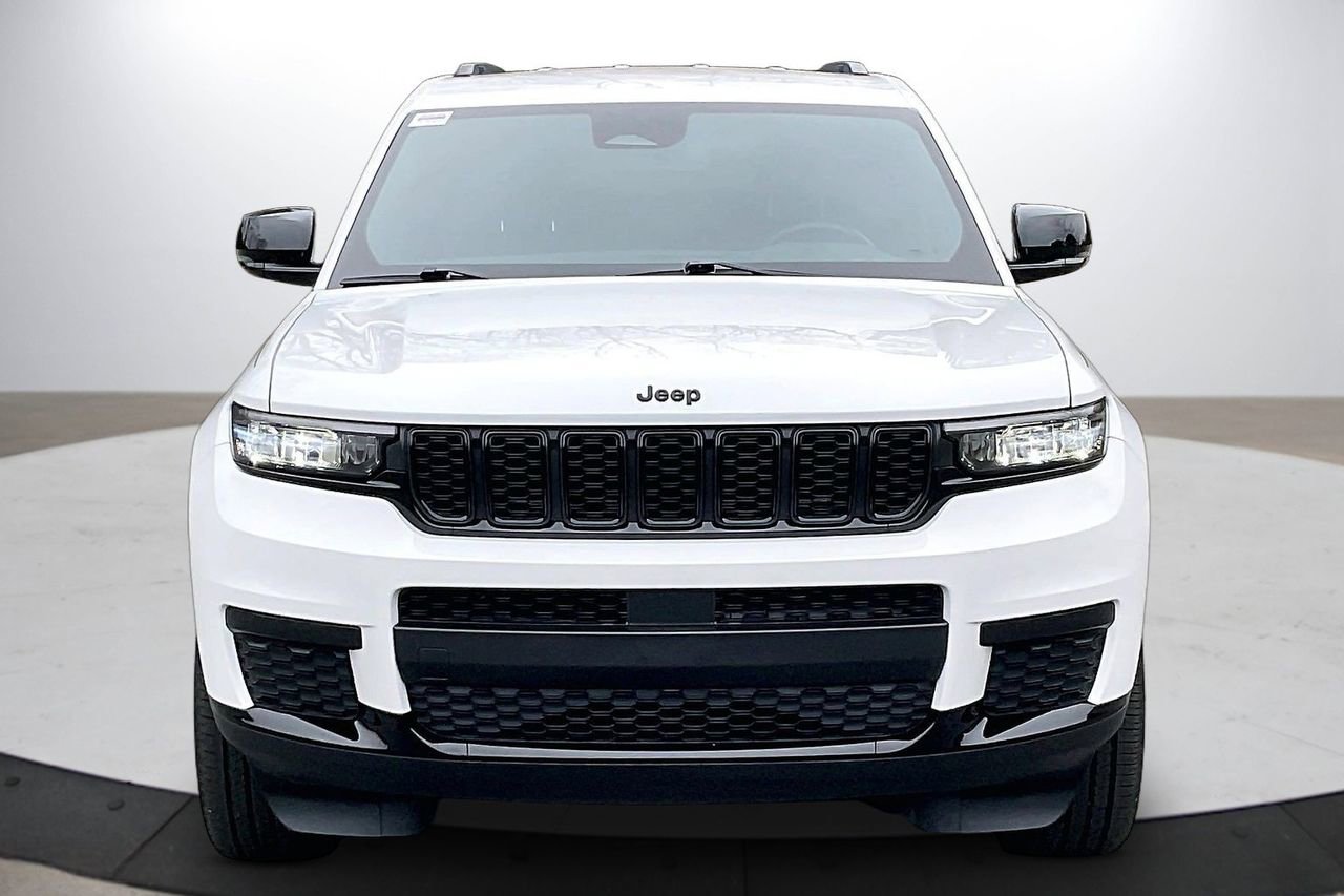 Certified 2022 Jeep Grand Cherokee L Laredo image 3