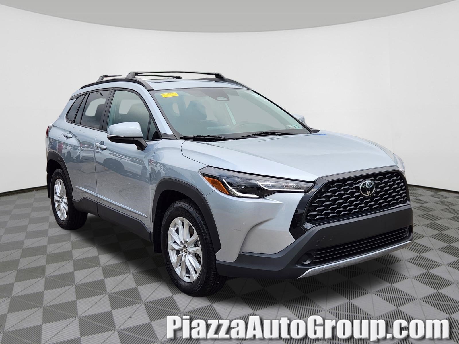 Used 2023 Toyota Corolla Cross LE w/ Moonroof Package AWD/4WD image 1