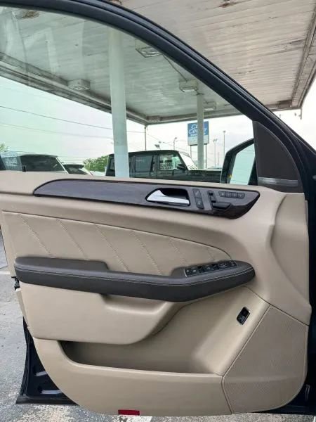 Used 2016 Mercedes-Benz GL 450 4MATIC image 15