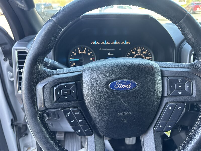 Used 2015 Ford F150 XLT w/ Equipment Group 302A Luxury AWD/4WD image 31