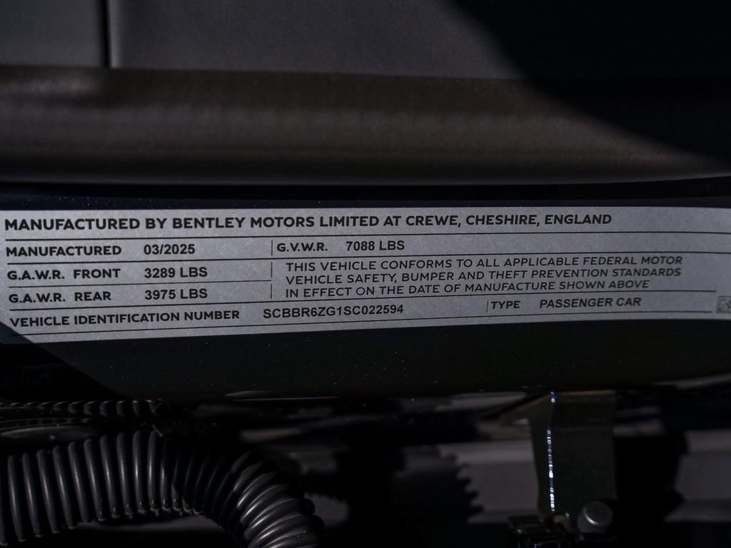 Used 2025 Bentley Flying Spur Plug-In Hybrid AWD/4WD image 40